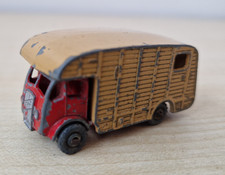Matchbox Lesney No. 35 ERF Marshall Horse Box toy.