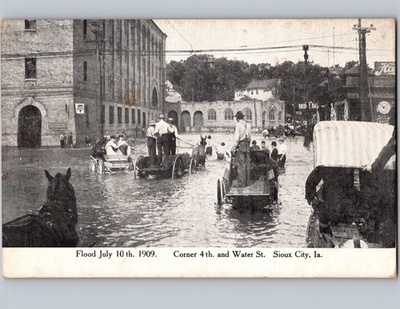 #ad #ad c1909 Flood Destruction Corner 4th amp; Water Street Sioux City Iowa IA Postcard $4.99