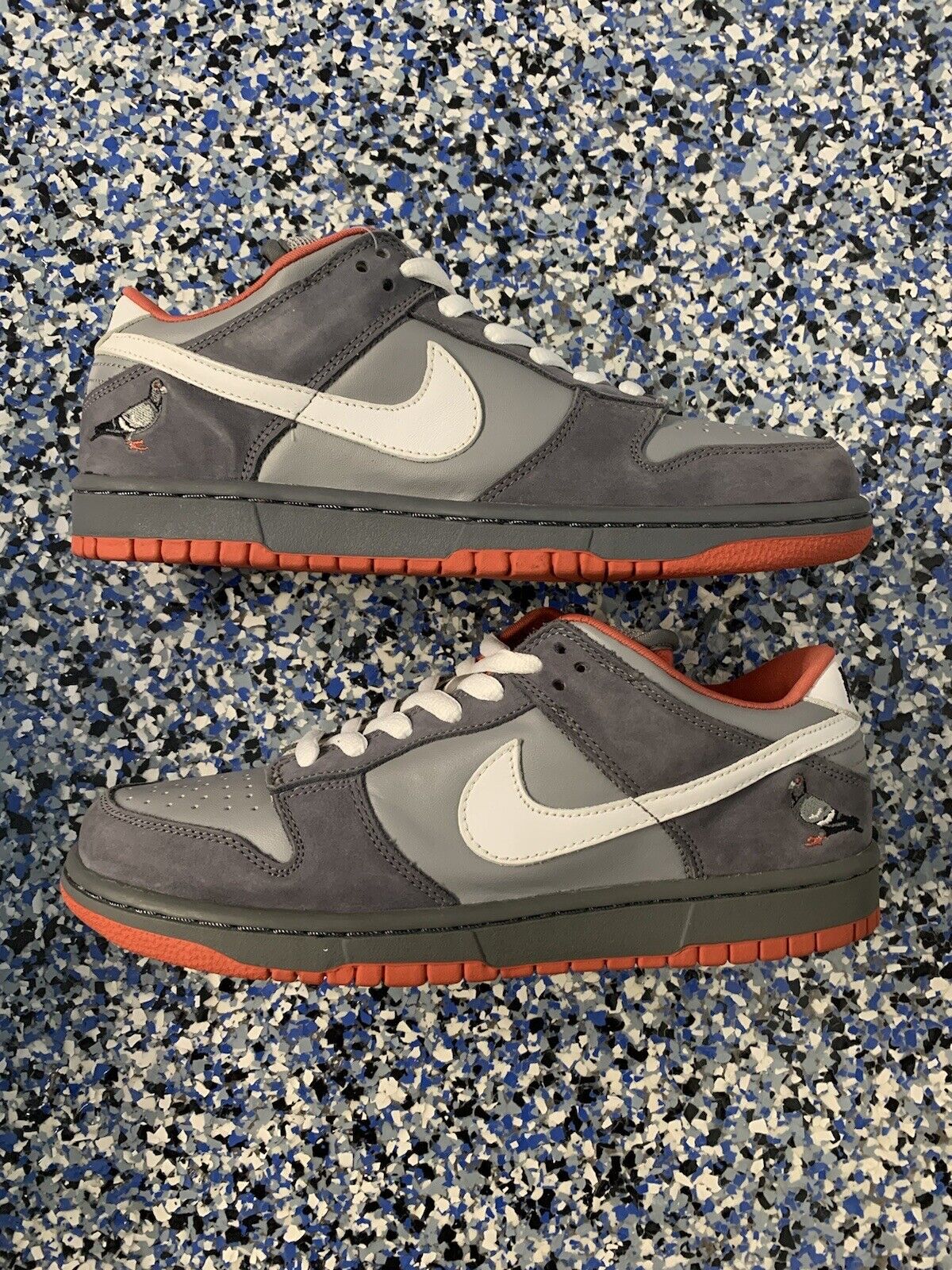 NIKE SB LOW PIGEON SIZE 8.5 |