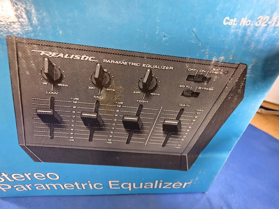 Realistic 32-1106, Stereo Parametric Equalizer, 3 Band Eq (NEW IN BOX!) - Image 2 of 4