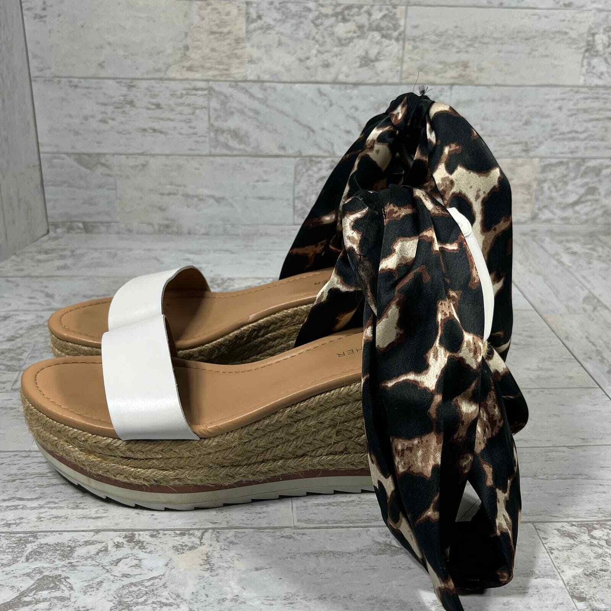 Marc Fisher Espadrille Gladiator Sandals Womens Size 8.5  display picture 1