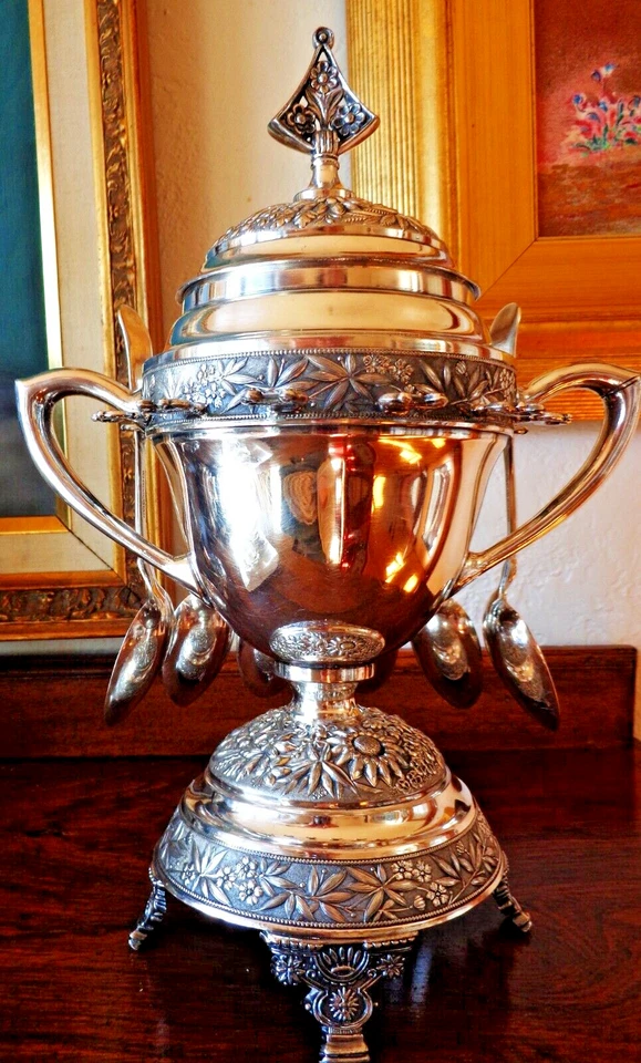 19thC AESTHETIC ERA FOOTED SUGAR BOWL MERIDEN CONN US +12 TUFTS SPOONS HOLDER SP - Image 3 of 4