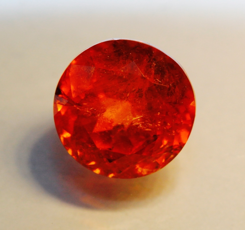 Grenat Spessartite de Namibie 3,00 ct pour bague de fiançailles originale