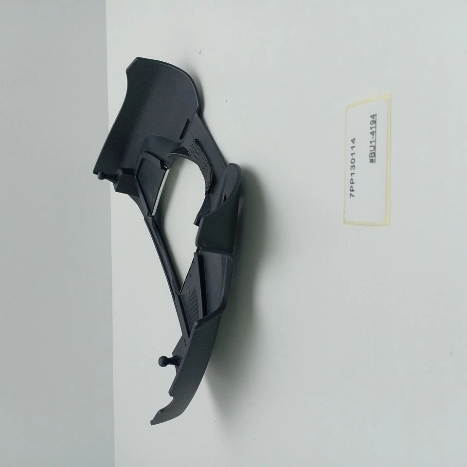 2010-2016 Porsche Panamera Engine Cover 7PP130114 - Image 3 of 4