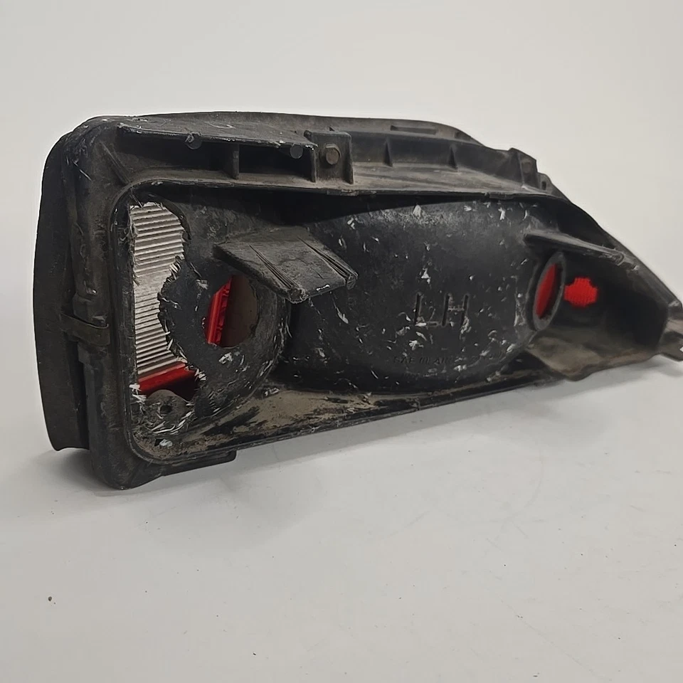 Conjunto de lámpara de luz trasera de pasajero Camaro LH 1974-77 con bisel Foto 4 de 4