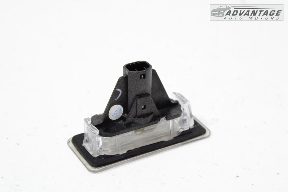 Toyota Corolla 2014-2019 sedán trasero izquierdo o derecho matrícula luz lámpara OEM Foto 3 de 4