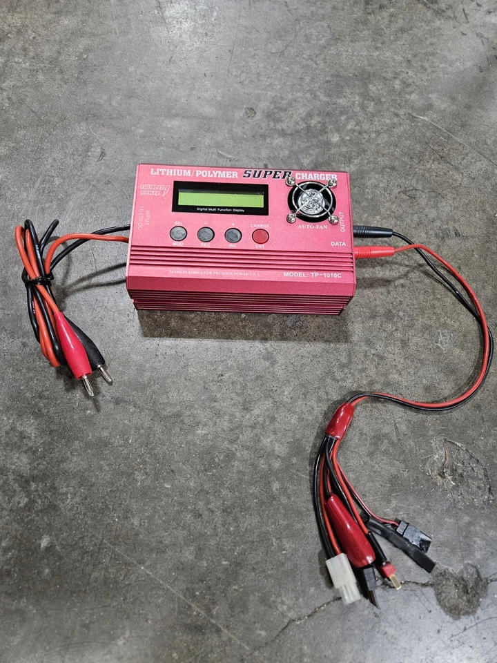 Traxxas E-Maxx 无刷 RTR(多种 RPM 升级)+ 充电器 + 全新 3s 卵子脂质 — 第 3/4 张图片