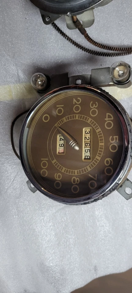 1939 年福特标准仪表组和速度计 二手 — 第 2/4 张图片