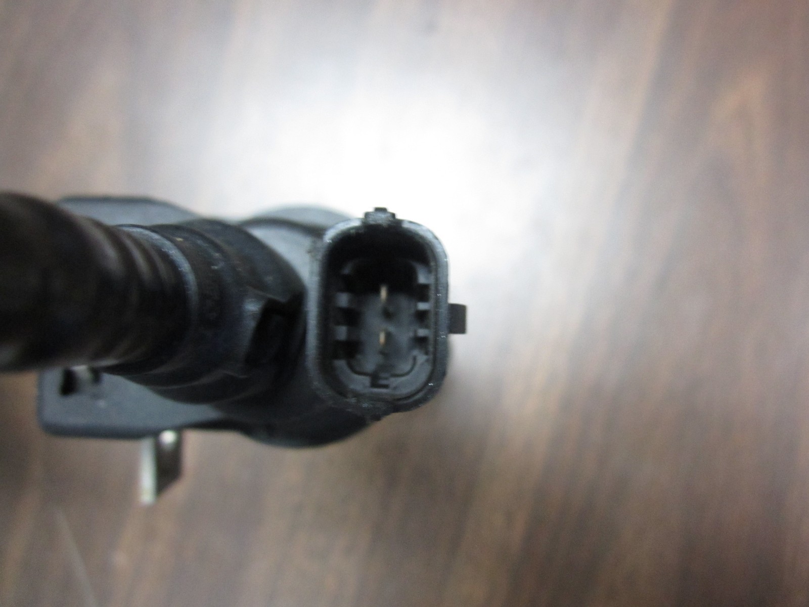 0610 BMW M5 2 FUEL TANK BREATHER VALVES WITH HOSE 0280142427