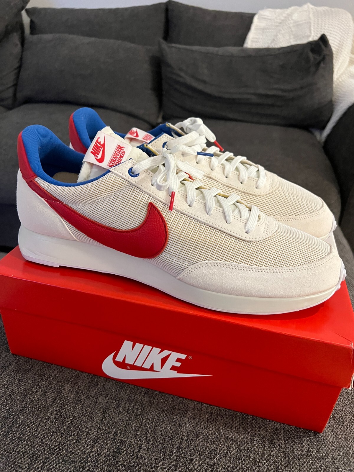 nike stranger things tailwind