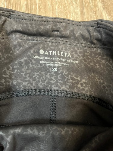 ATHLETA Ultimate Stash Pocket Embossed 7/8 Tight Black Size XSmall - Picture 8 of 10