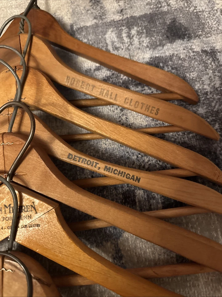 Lote 10 cabides de madeira vintage 5 com publicidade - Tomes Square NYC, Detroit, NJ - Imagem 3 de 4