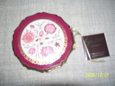 Vintage Stratton England Face Powder Compact w/ Mirror Gold Renaissance Enamel