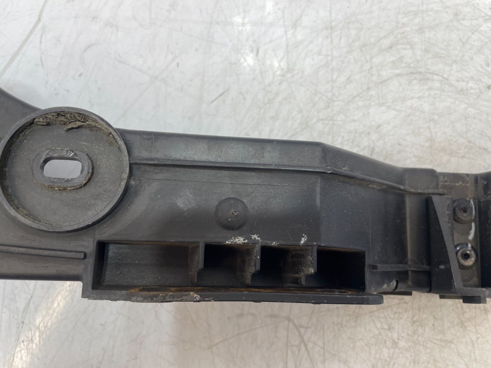 ✅ 12-15 OEM Bentley Continental GT Rear Right Passenger Bumper Support Bracket
