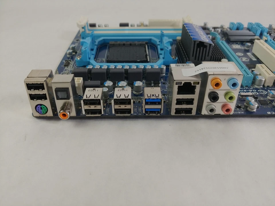 Placa Base Gigabyte GA-870A-USB3 AMD Socket AM3+ DDR3 SDRAM De Escritorio - Imagen 3 de 4