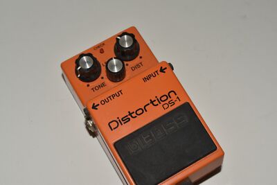 BOSS DS-1 Distortion Vintage Gitarren Effektpedal (PCE8)