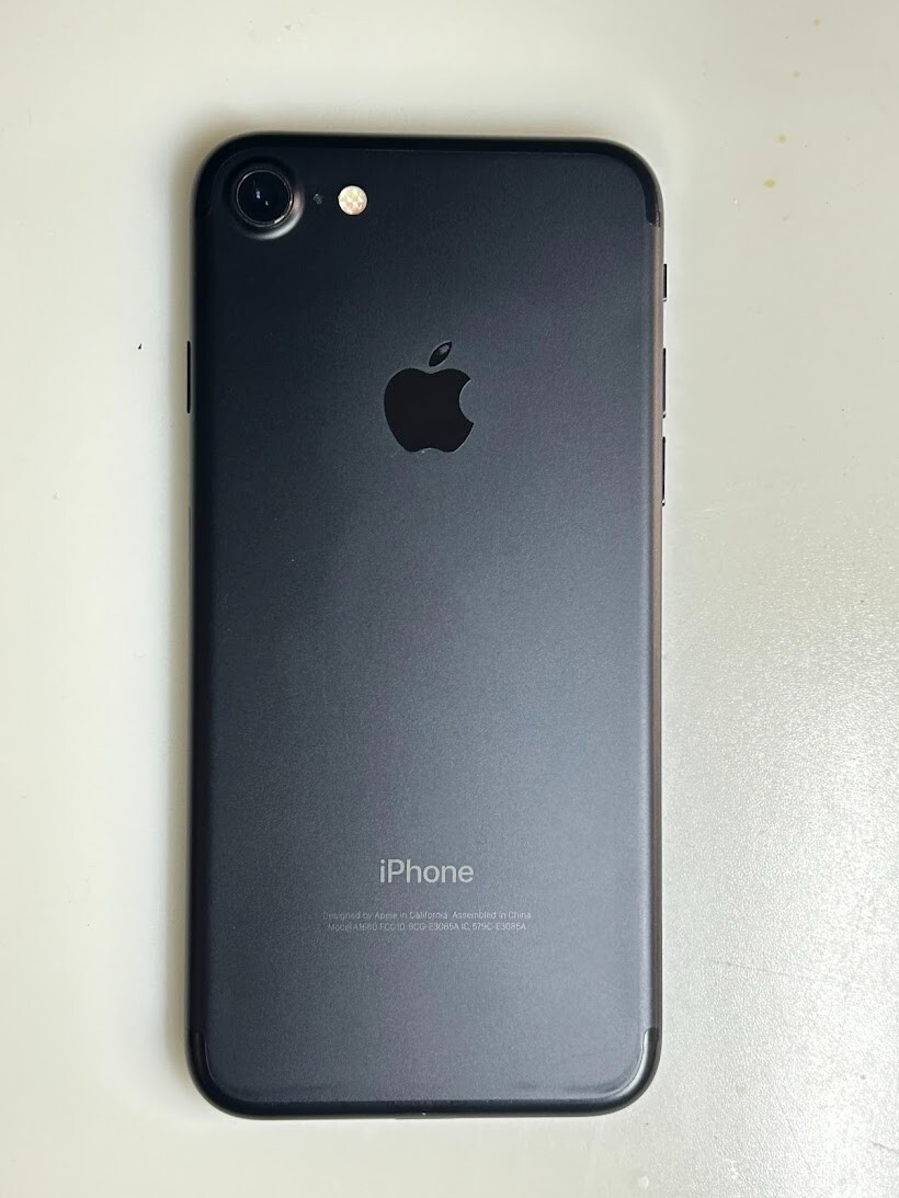 Apple iPhone 7 Factory Unlocked A1660 128GB FAST SHIPPING