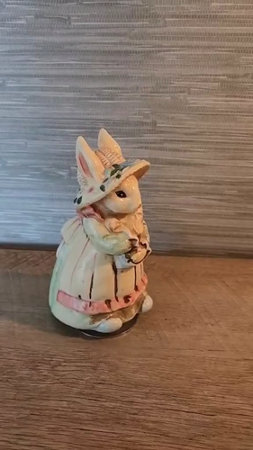 Mother Rabbit VTG Musical wind up Easter Bunny Turning Bonnet Easter Parade - Video 1 of 1