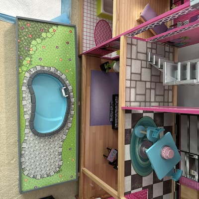 Doll house 3 floors - Goki America