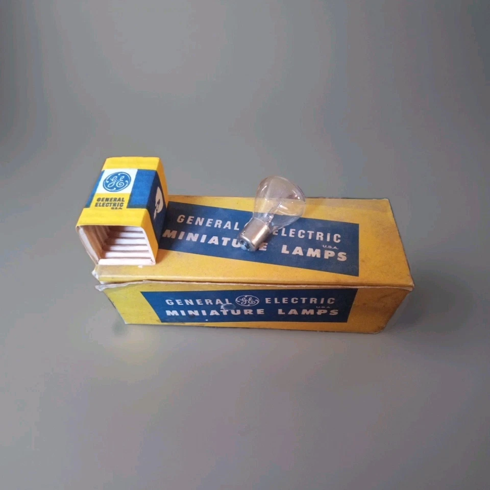 Vtg 10 GE Lamps # 1195 12v Bulb USA Miniature Advertising Nos General Electric - Image 3 of 4