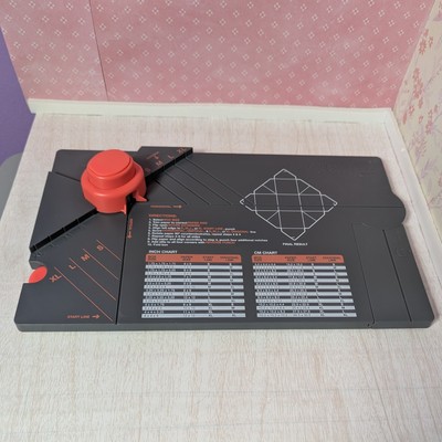 We R memory Keepers Gift Box Punch Board