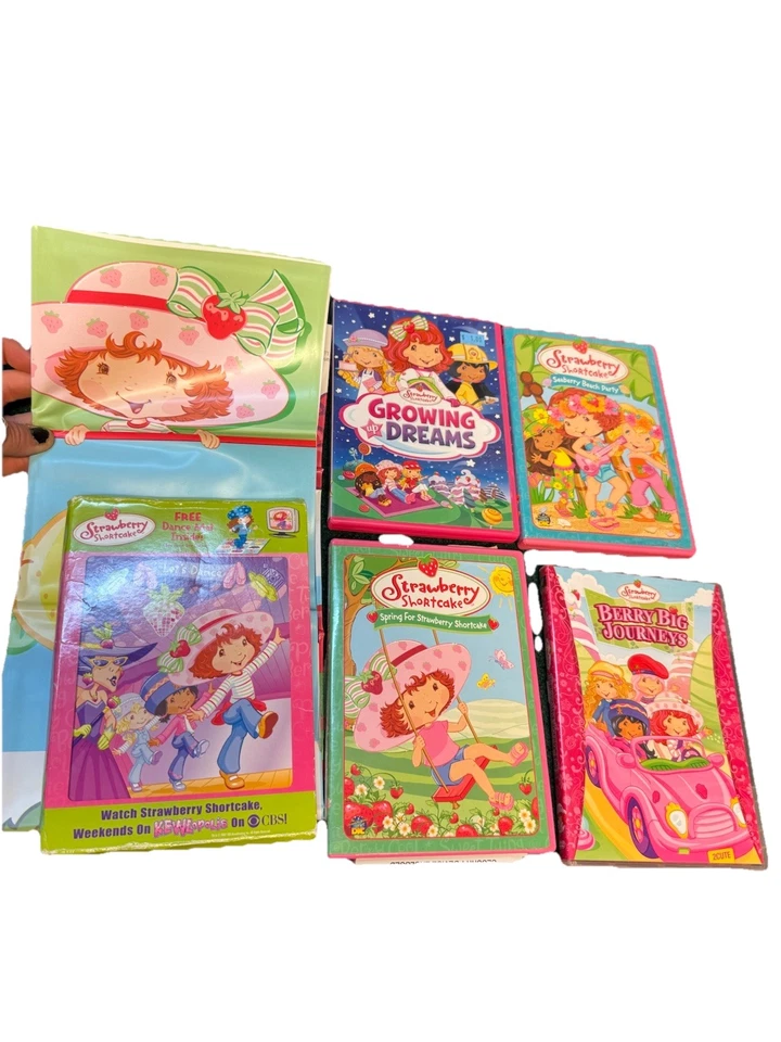 Strawberry Shortcake DVD Lot of 5 + Dance Mat Insert Berry Big Journeys Dreams - Imagem 2 de 3
