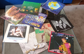 lot de 10 vinyles 33 t maxi 45t yes queen of the night billy océan ami stewwart.