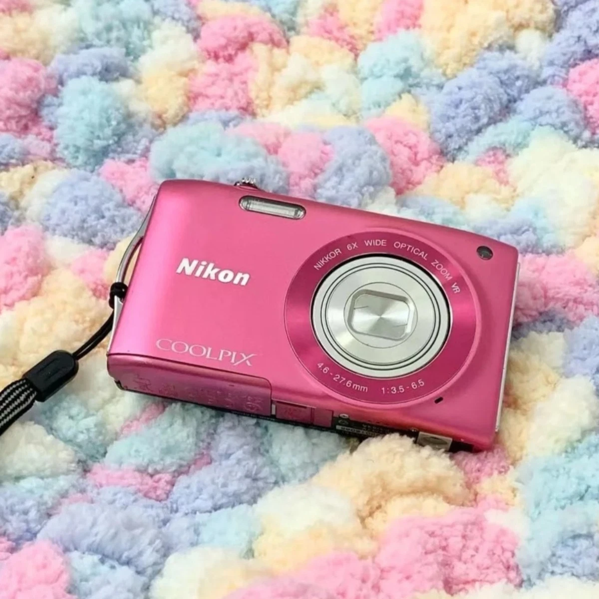 Nikon COOLPIX S3300 Strawberry Pink 6x Zoom 16.0MP Digital Camera