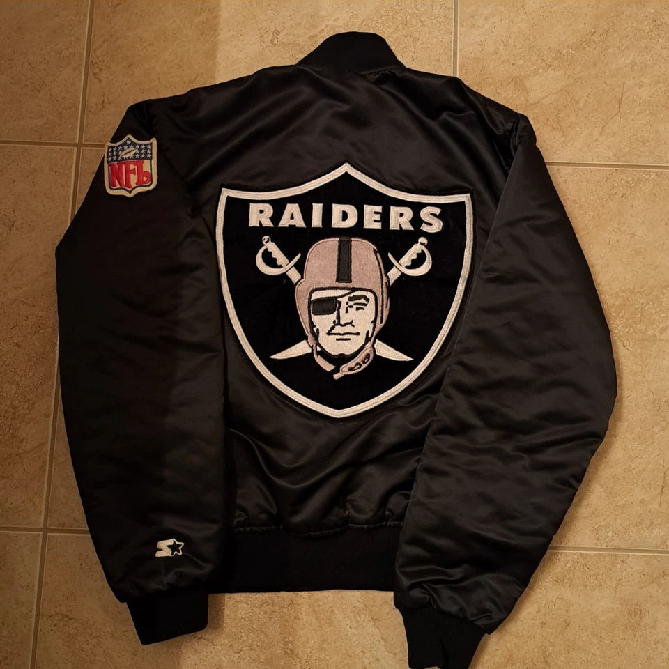 Jaqueta Varsity Cetim Vintage STARTER Oakland Los Angeles Raiders Pro Line Anos 1980 - Imagem 3 de 4