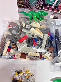 Lego 5975 Dino Island Adventurers T-Rex Transport, 100% Complete w/Instructions