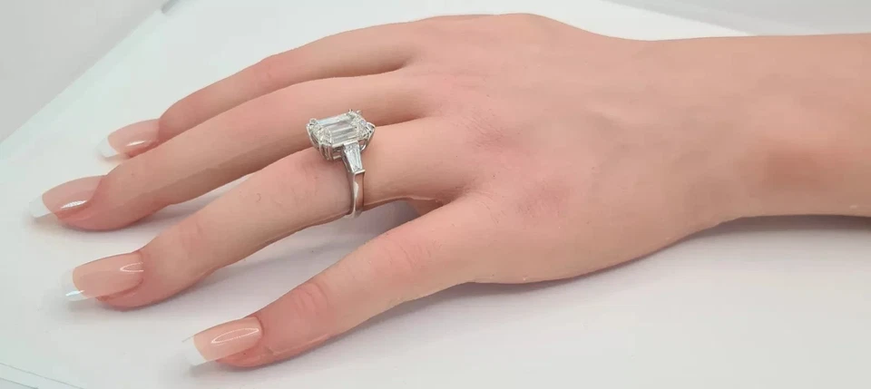 5.50 Ct F VS1 Emerald Cut Lab Grown Diamond IGI Certified 14k White Gold Plated - Image 4 of 4