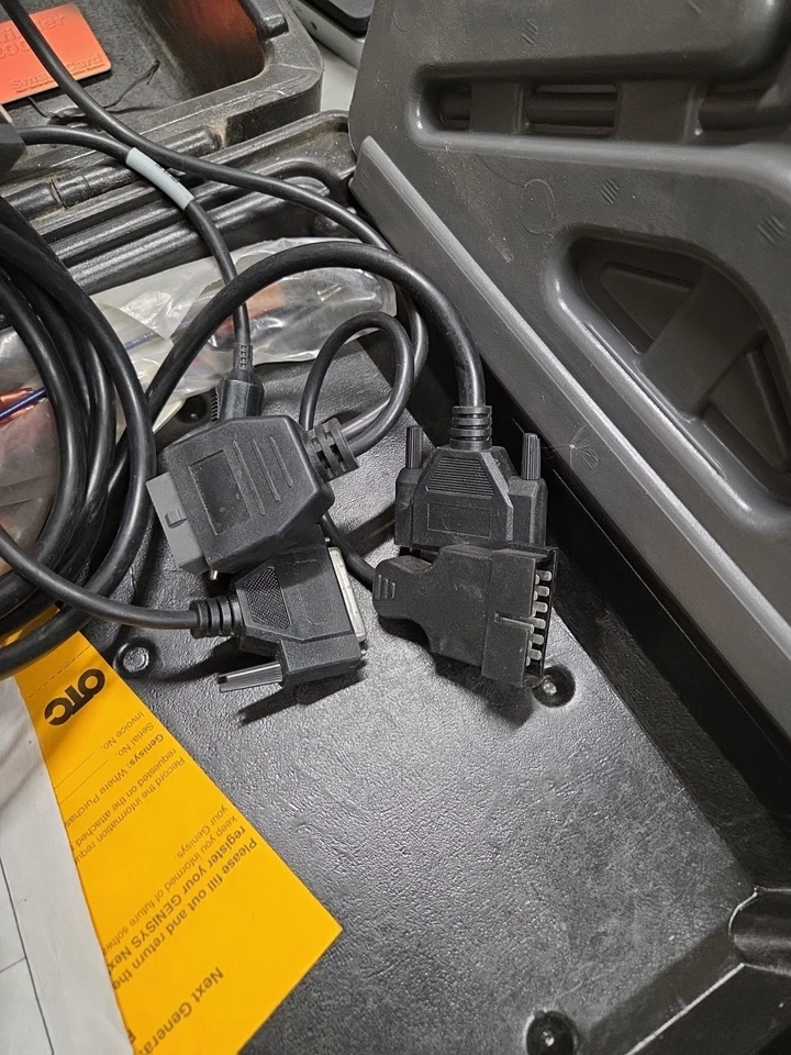 Kit de escáner de diagnóstico GENISYS SPX OTC con estuche y extras ABS 98 Pathfinder II Foto 4 de 4