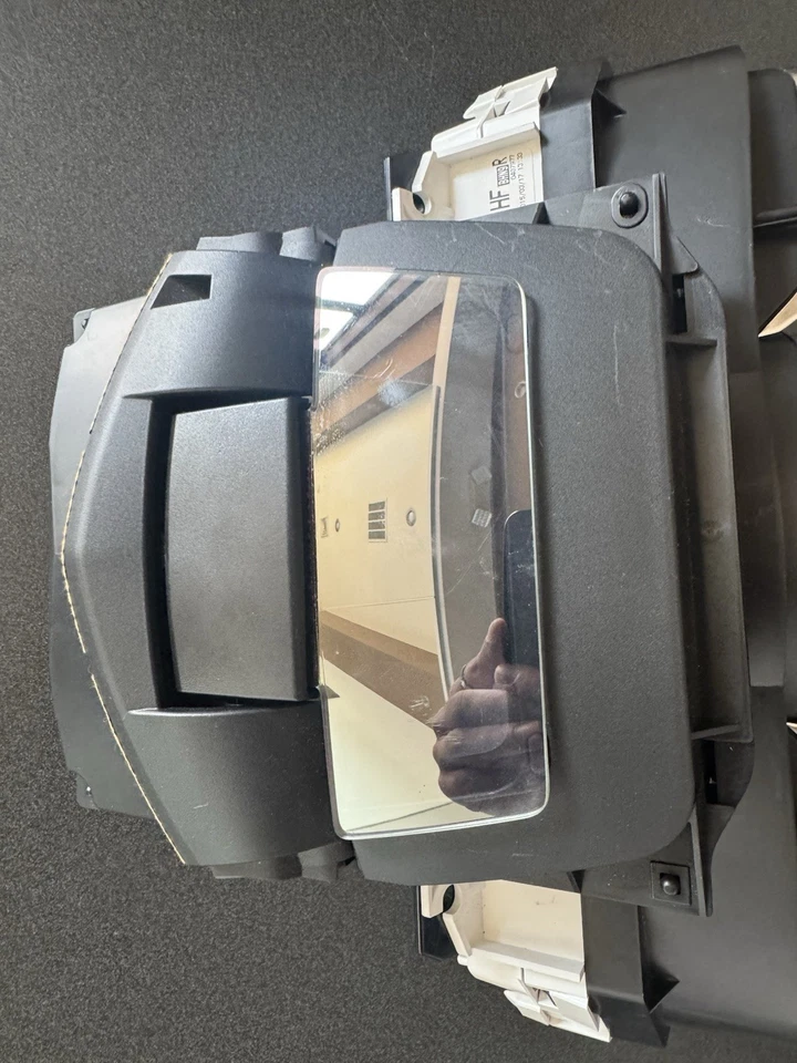 Cuadro de instrumentos velocímetro Mazda 3 2016 con pantalla frontal 1.280 millas Foto 4 de 4