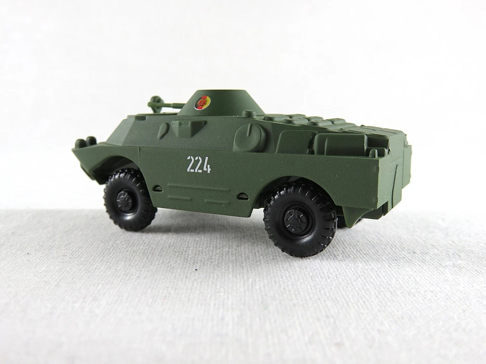 Mehlhose/Busch 210104002 Spähpanzerwagen SPW-40 P2 mit Turm u. Kanone "NVA" 1:87 - Bild 3 von 4