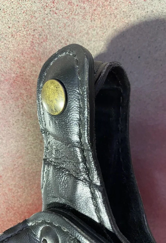 Safariland 528-83 Glock 19 23 Black Leather Concealment Holster RH - Image 4 of 4