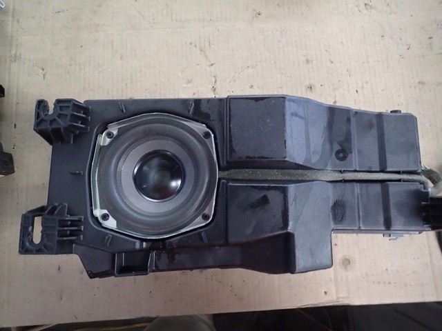 2008 cadillac escalade subwoofer box
