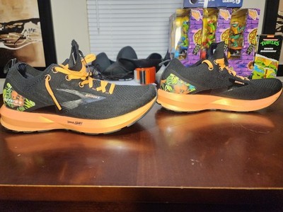 Brooks Levitate 3 LE Tropical Floral Limited Edition