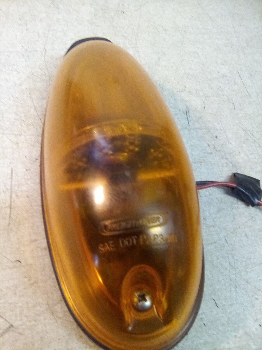 2006-2014 Freightliner Amber Marker Clearance Light 06-36925-010 2006-2014 Freightliner Amber Marker Clearance Light 06-36925-010