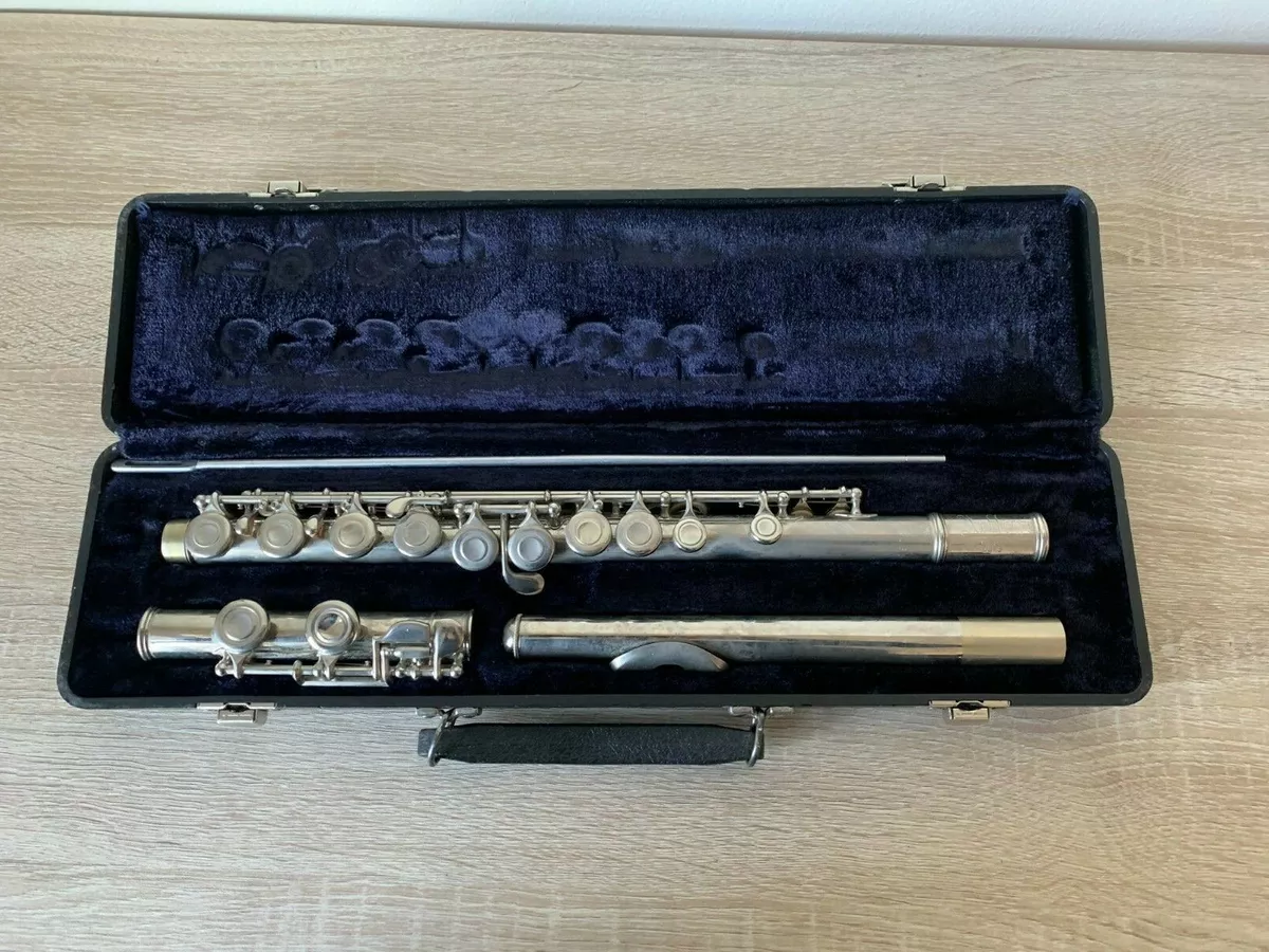 VINTAGE Artley 18-0 Silver Flute MADE IN USA Blue Velvet Lined