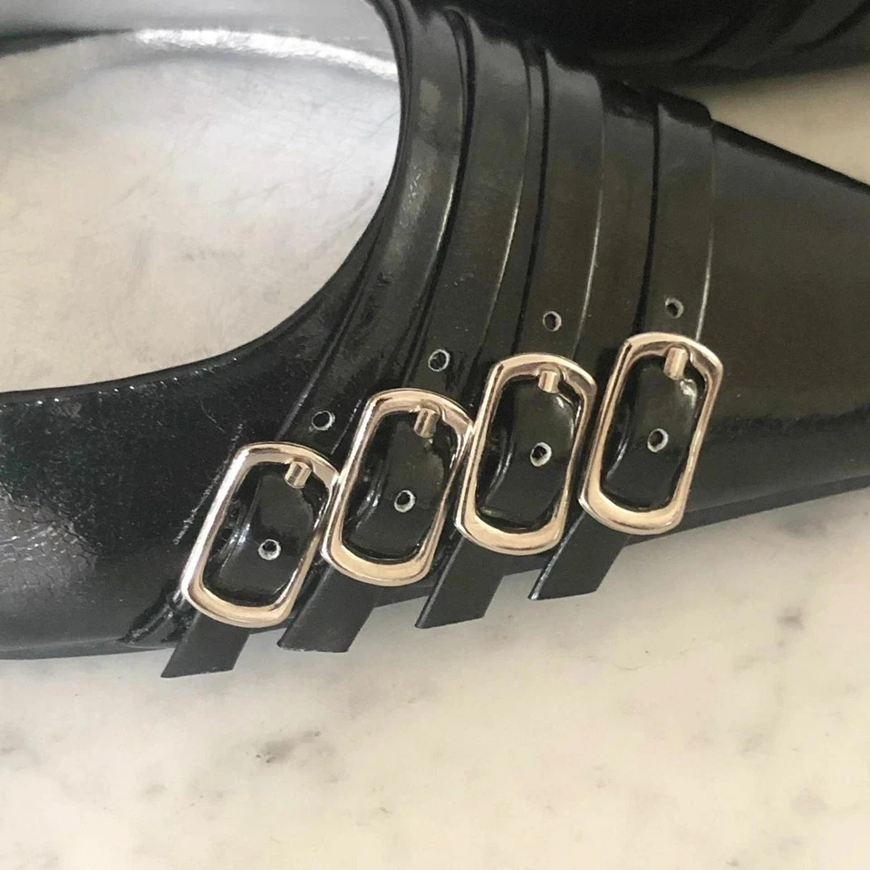 Zapato Promise con diseño de hebilla de cubierta negra Foto 4 de 4