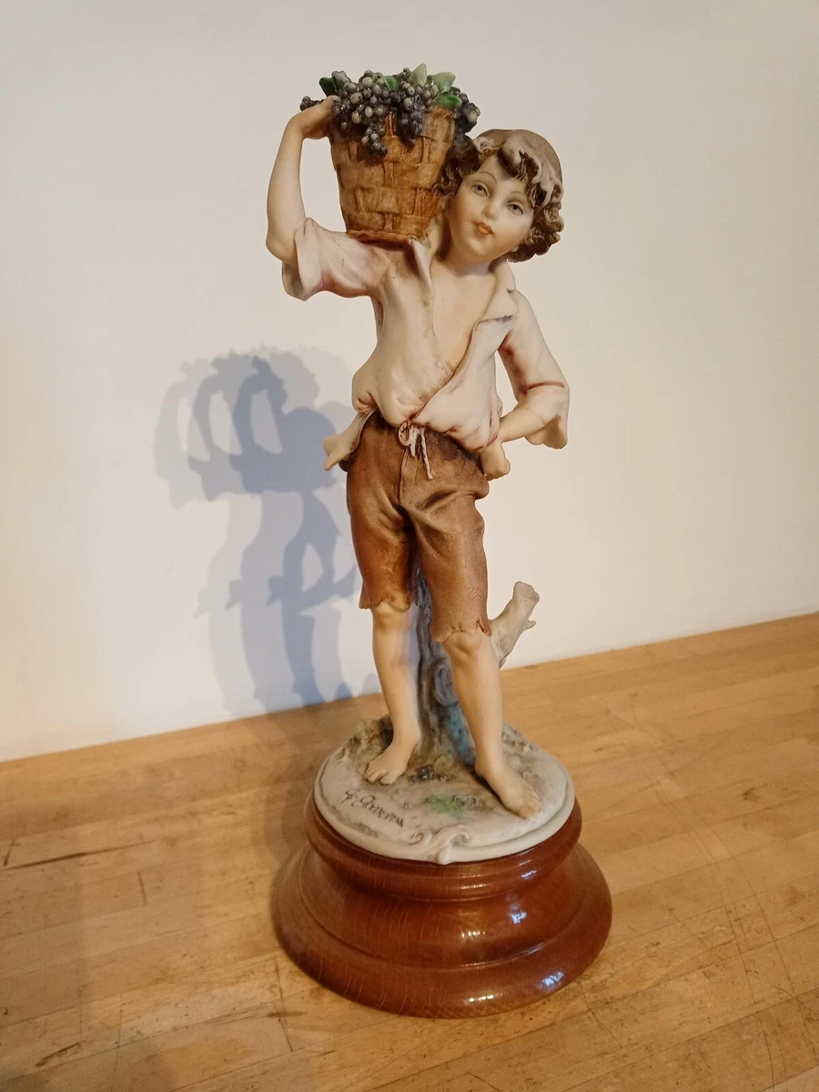 Capodimonte By Giuseppe Armani figurine Boy Carrying Grapes 11