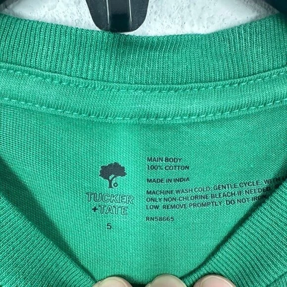 Camisa Tucker & Tate Green Holiday Take Me To Your Presents Alien Christmas Nueva con Etiquetas Foto 3 de 4