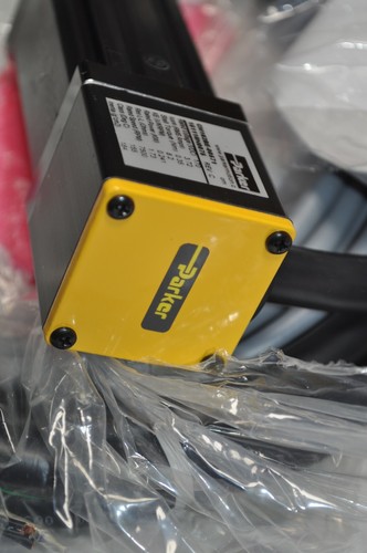 NEW Parker CM162BE-00571 Compumotor Servo Motor 170V 4A w/Cables - Picture 3 of 5