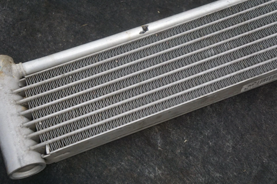 Conjunto enfriador de aceite de motor OEM 17212284540 Bmw M4 Competition F82 2015-2020 Foto 4 de 4