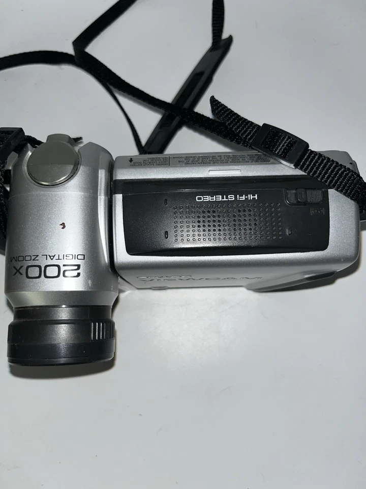 Sharp Viewcam VL-H860 Hi8 Camcorder 8mm Video Camera + Remote, Ambico Soft Case - Image 4 of 4