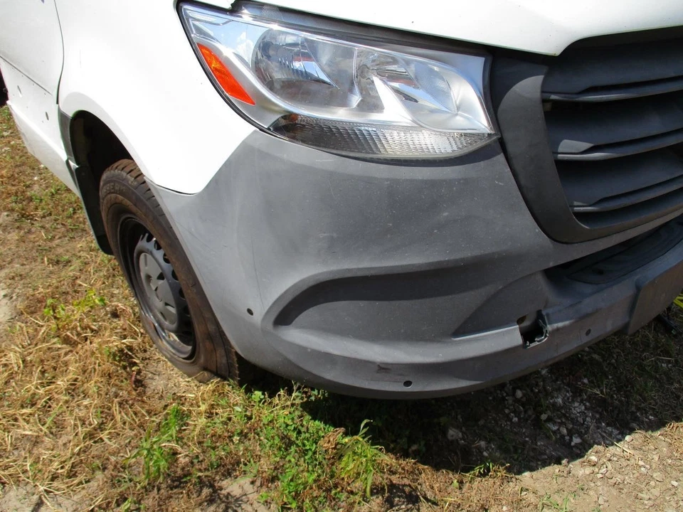 Used Front Bumper Assembly Front fits: 2020 Mercedes-benz Mercedes sprinter 2500 - Изображение 2 из 4
