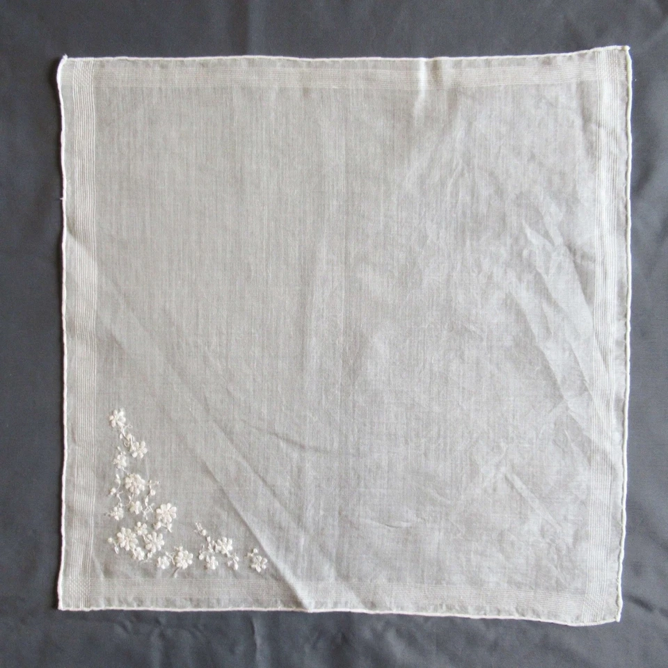 Pañuelo italiano vintage pañuelo blanco floral bordado delicado hada nupcial Foto 2 de 4