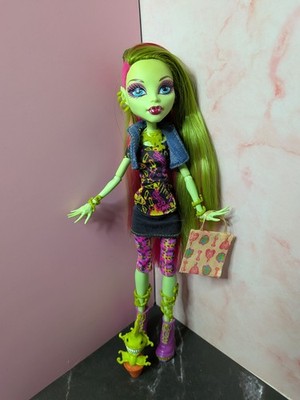 Monster High Venus McFlytrap Doll Retired 2011 Mattel OOB