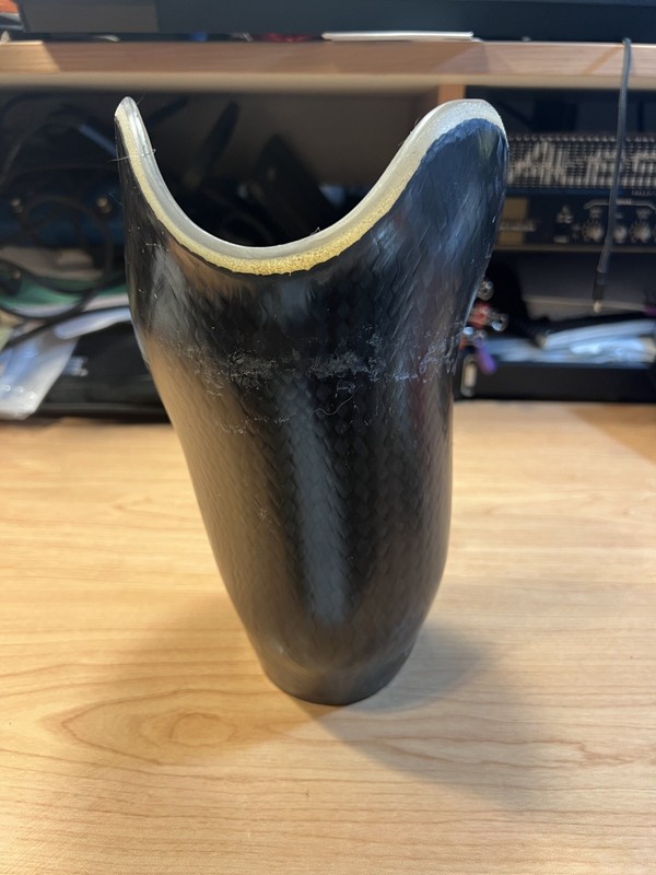 Right leg Below Knee (BK) Prosthetic Socket Carbon Fiber USED