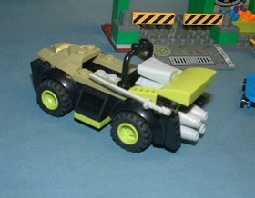 JUNIORS, TMNT: TURTLE LAIR SET 10699 - LEGO - 2014 - USED